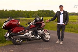 Lukáš Pešek testuje novou Hondu Goldwing | I like bike